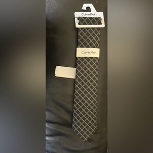 Calvin Klein Men's Black Grid Windowpane SlimTie